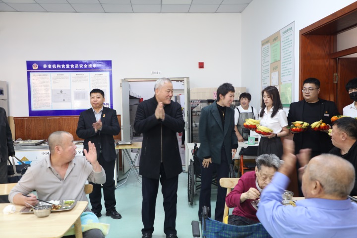 【情暖重阳护安康】刘为荣赴建北颐养院开展慰问与安全检查